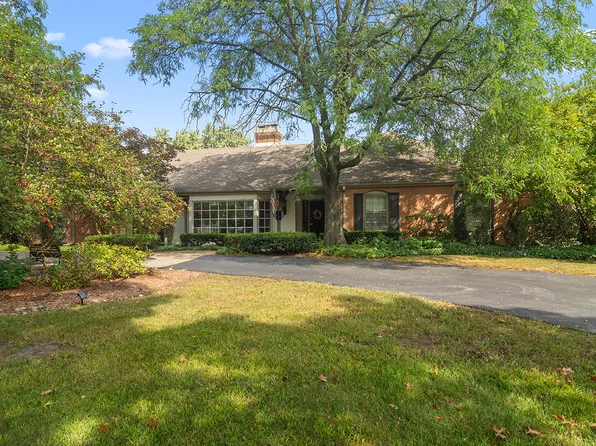 1766 Firth Rd, Inverness, IL 60067