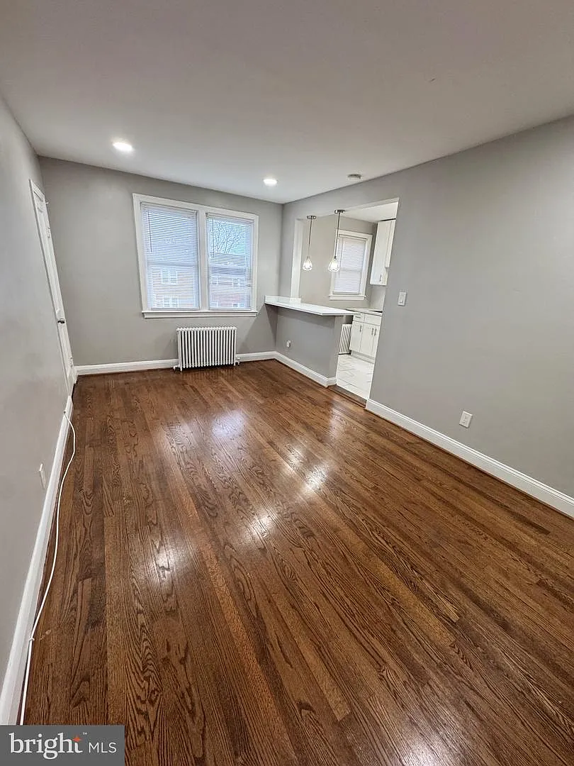 2 bed, 1.0 bath, 1098 sqft, $1,350 — Photo 4