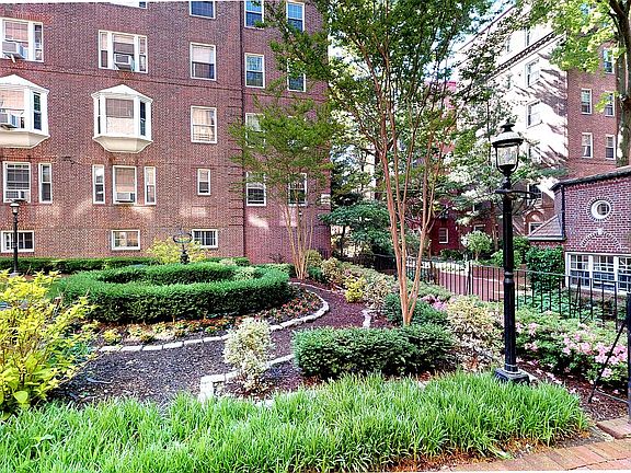 5th image of 117-01 Park Ln S #A6f