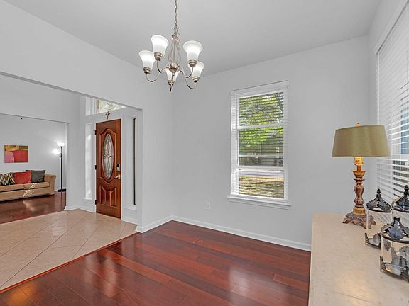 3rd image of 12528 Labrador Cv