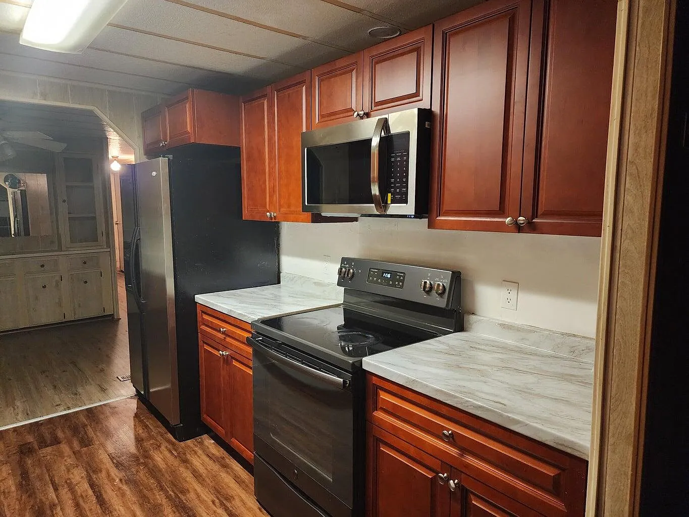 2 bed, 2.0 bath, 1400 sqft, $1,650 — Photo 2