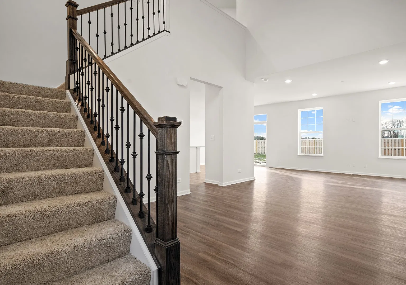 3 bed, 2.5 bath, 1591 sqft, $3,000 — Photo 3