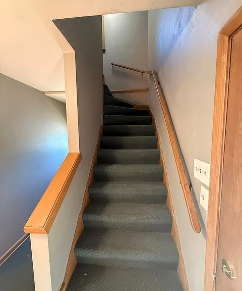 2126 Ludington Ave — Photo 4