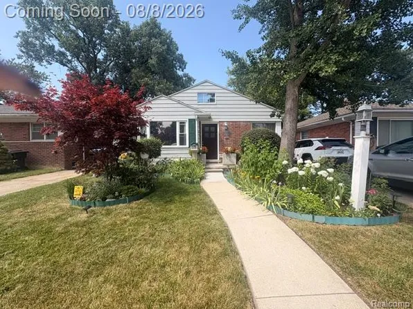 13020 Oak Park Blvd, Oak Park, MI 48237