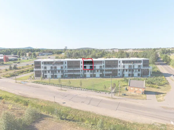 2401 N Lakeshore Blvd Unit 17, Marquette, MI 49855