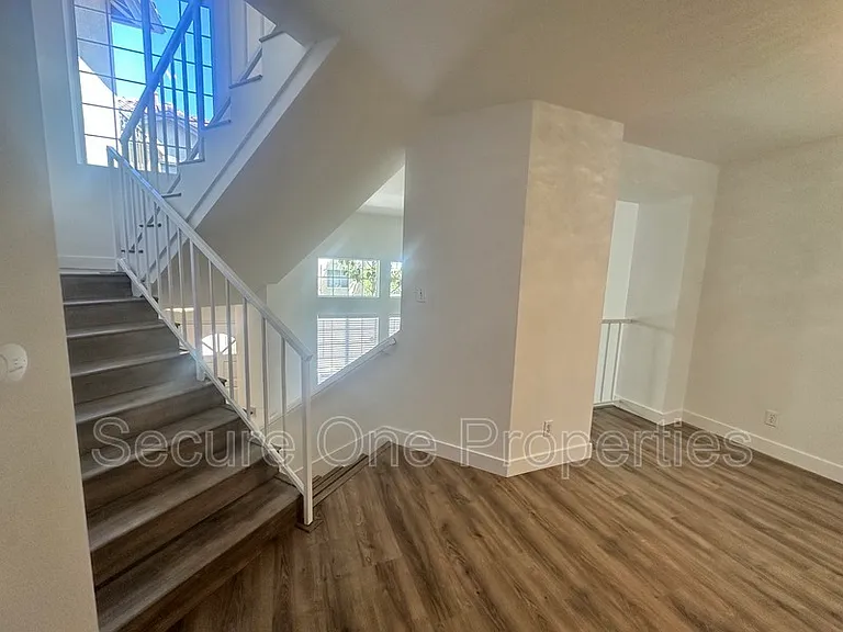 674 Warwick Ave — Photo 18