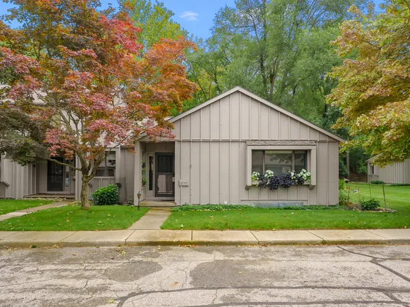 3747 Cedaridge Rd, Kalamazoo, MI 49008