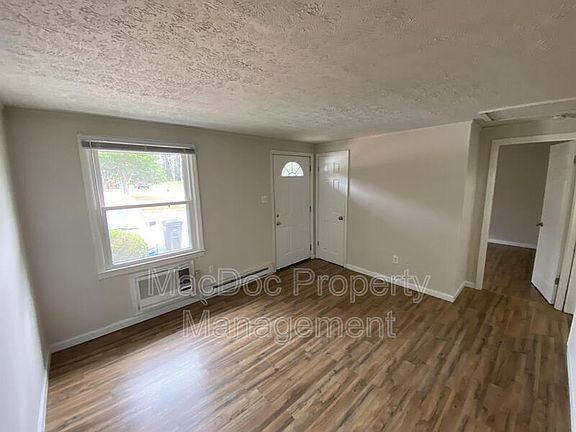 3rd image of 114-116 Loch Lane Dr APT 3