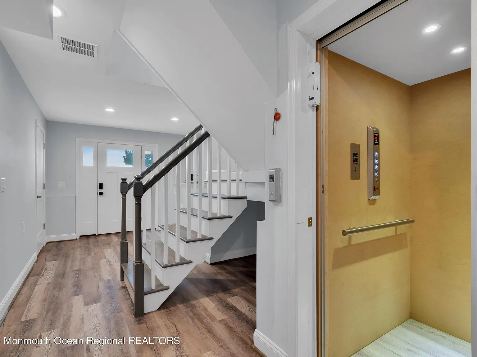 4 bed, 3.5 bath, $5,900 — Photo 4