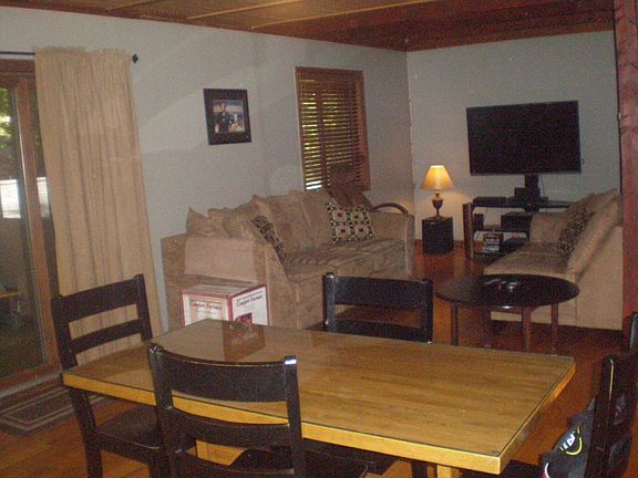 Dining area to living room