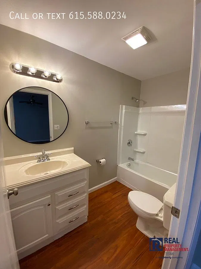 Studio Apartment Suite Pack Your Suitcase — Photo 3