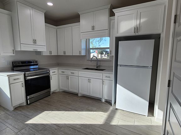 3rd image of 2164 Kennedy Cir #1