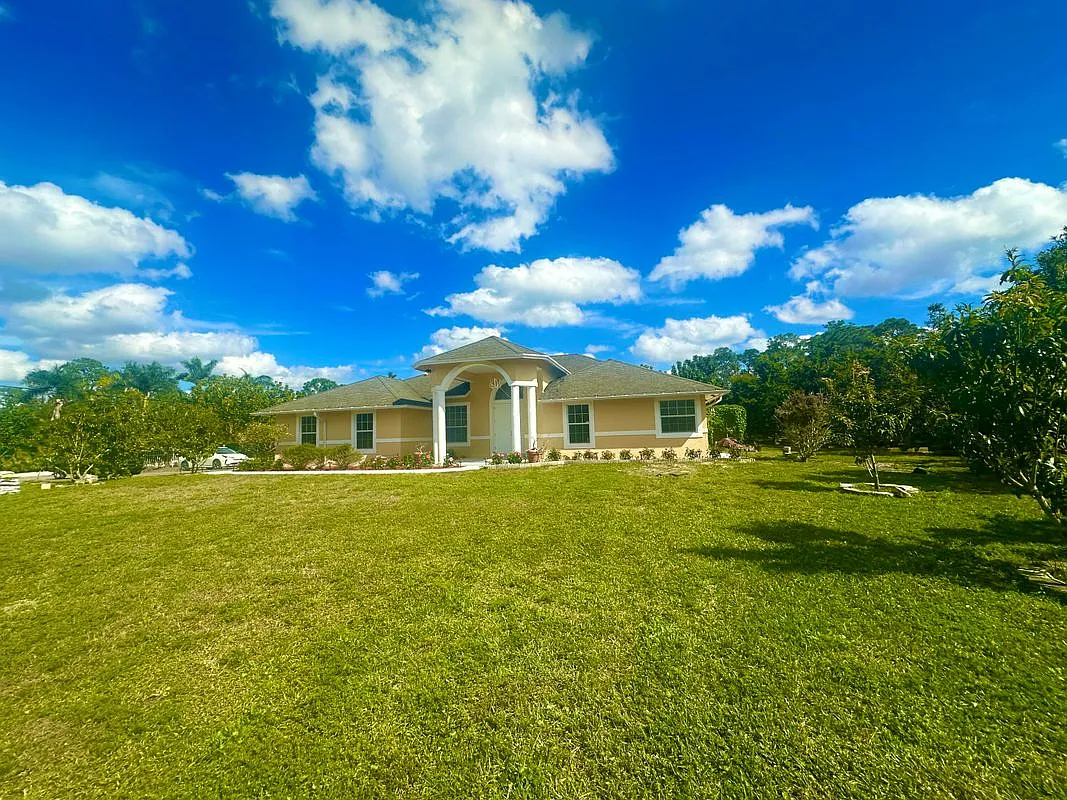 5 bed, 3.0 bath, 2296 sqft, $4,000 — Photo 1