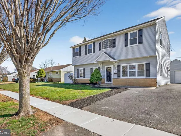 916 Stephen Ave, Croydon, PA 19021