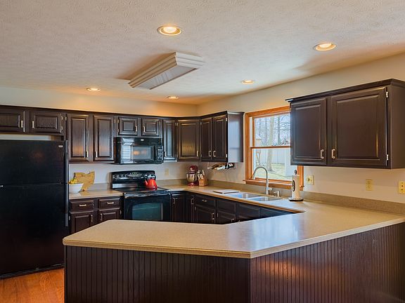 3rd image of 1633 Southwood Dr