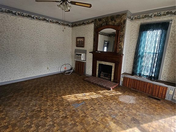 4th image of 217 High St
