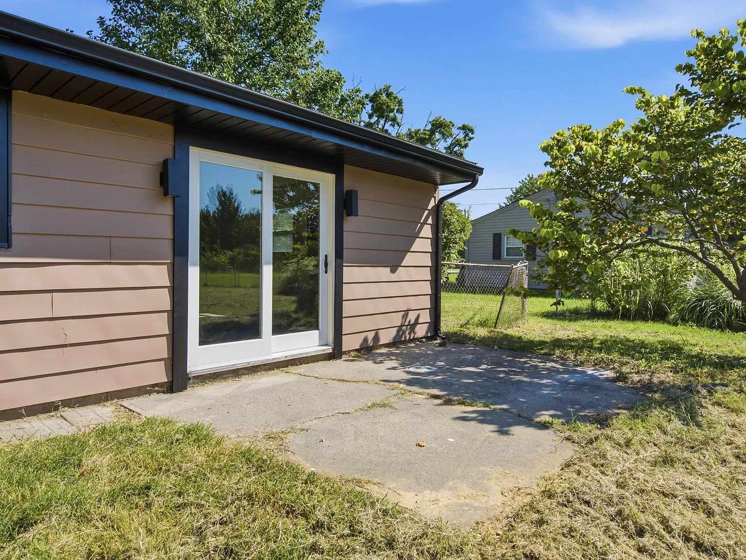 3 bed, 1500 sqft, $2,650 — Photo 4