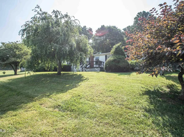 900 Tucker Hollow Rd W, Fall Branch, TN 37656