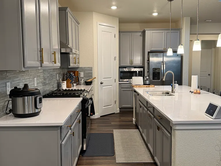 930 Compass Dr — Photo 8