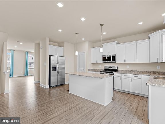 4th image of 24615 Dogwood Ln