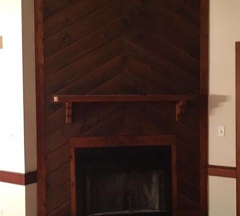 Fireplace, located in between the livingroom and dining room.