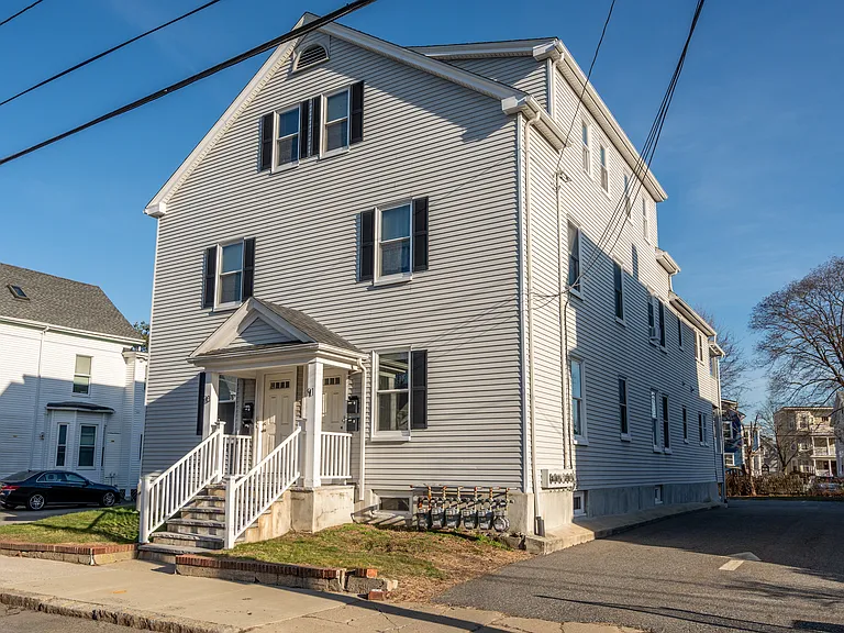 91 Park St #3 — Photo 1