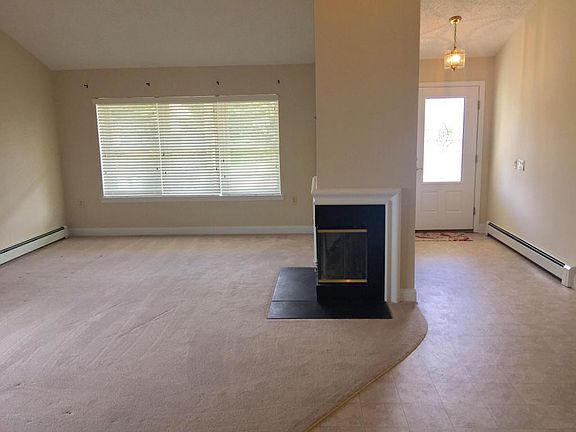 4th image of 28 Carmacks Way
