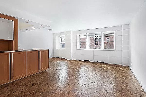 1st image of 123 E 75th St APT 4E