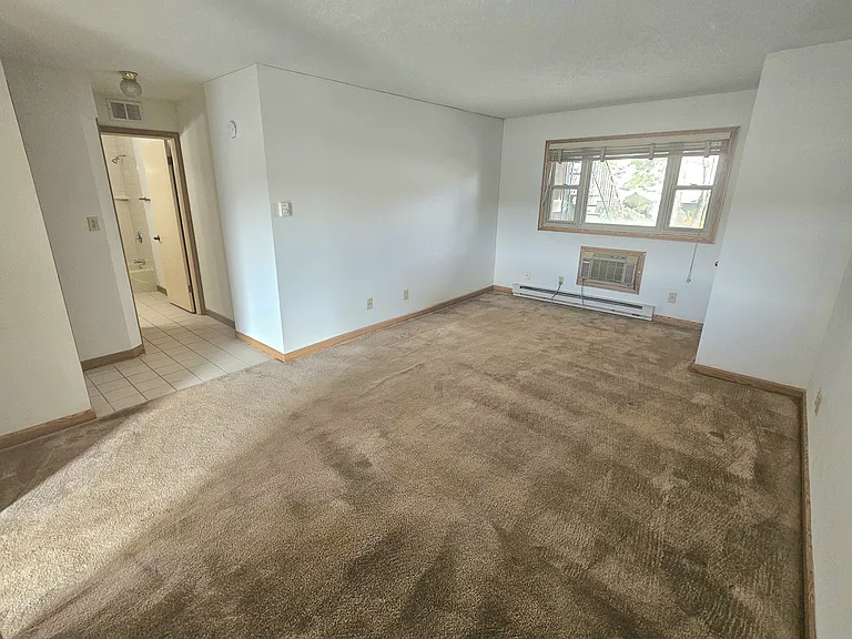 65 E Southmor Rd #6 — Photo 3