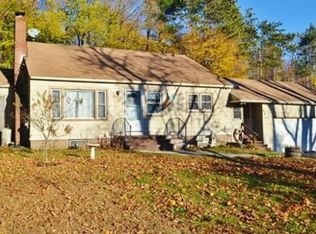 96 Pleasant St, Paxton, MA 01612