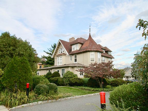 2nd image of 39 N Mountain Ave