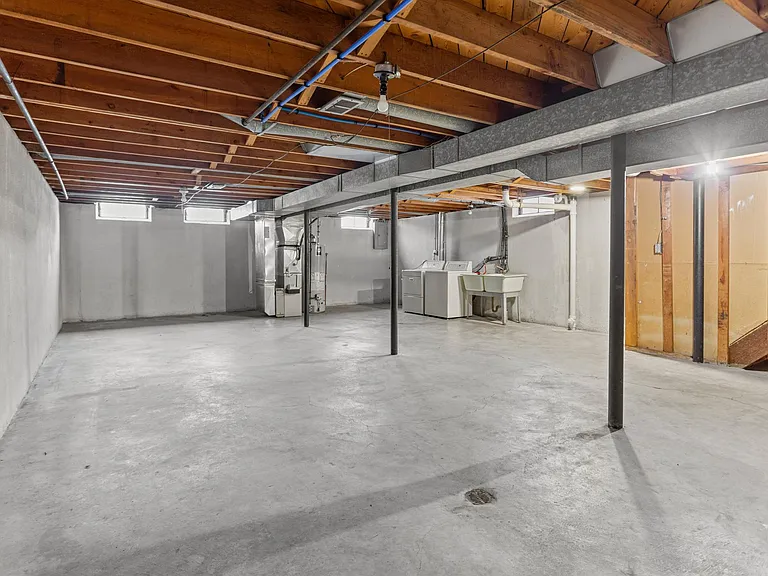 14580 Ford Ave — Photo 23
