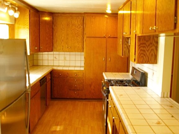 5th image of 531 San Joaquin Ave