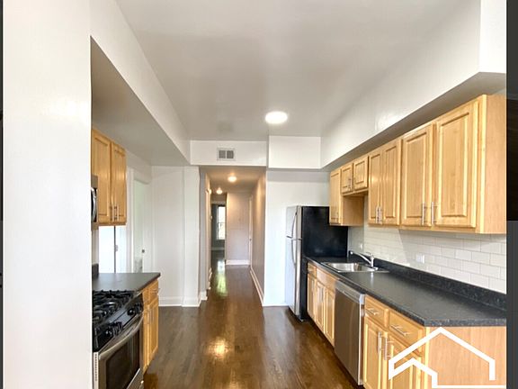 3rd image of 909 W Agatite Ave #1