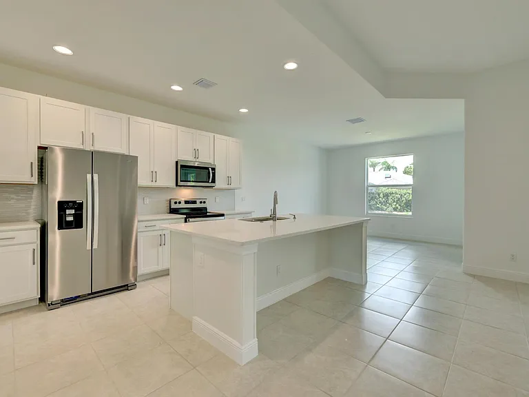 2466 SE Robin Cir — Photo 14