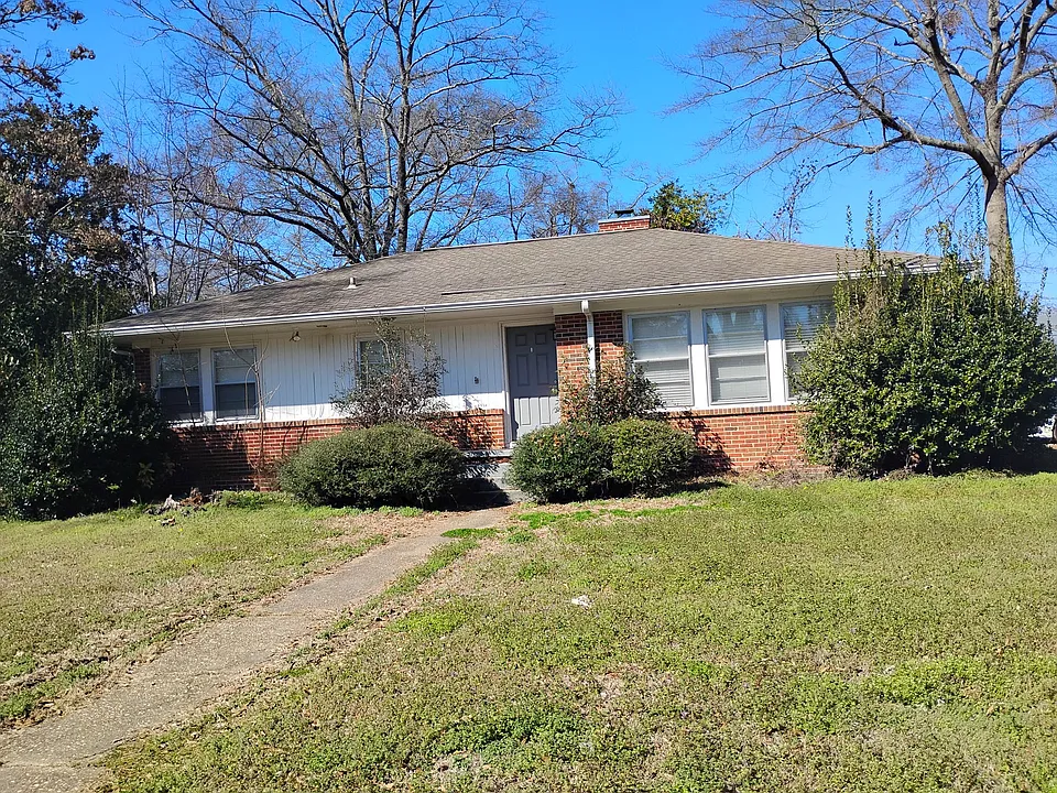 8 Brookhaven Dr