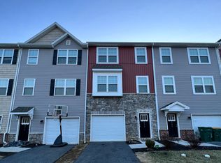 834 Admirals Quay Dr, Mechanicsburg, PA 17050