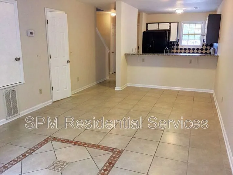 5116 Lampost Cir — Photo 4
