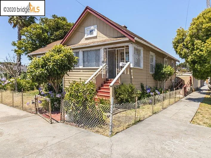 1631 Gaynor Ave photo 1