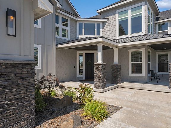 4th image of 680 Isola Vista Ct