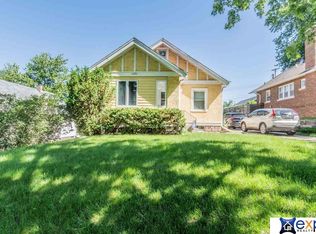 4352 Davenport St, Omaha, NE 68131