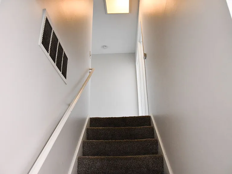 522 E Collins Ave — Photo 36