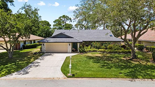 1345 SW Cedar Cv Photo 1