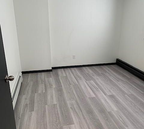5th image of 134 W 3rd St