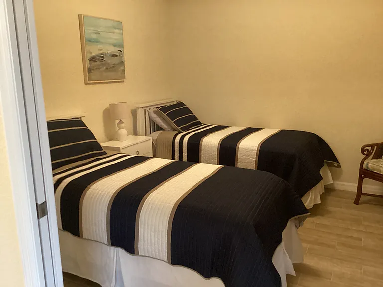 BR 3 - Two Twin Beds