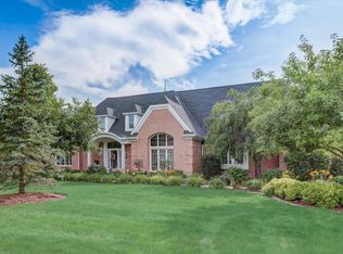 7647 S Sanctuary Rd, Franklin, WI 53132