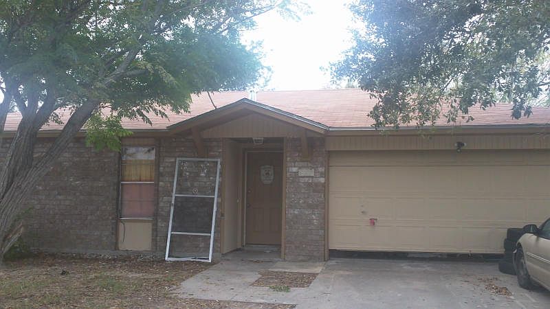 1st image of 817 Saint Paul Cir