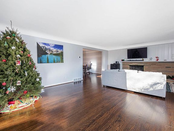 3rd image of 7782 Concord Hills Ln