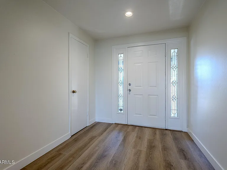 1904 E Manhatton Dr — Photo 7
