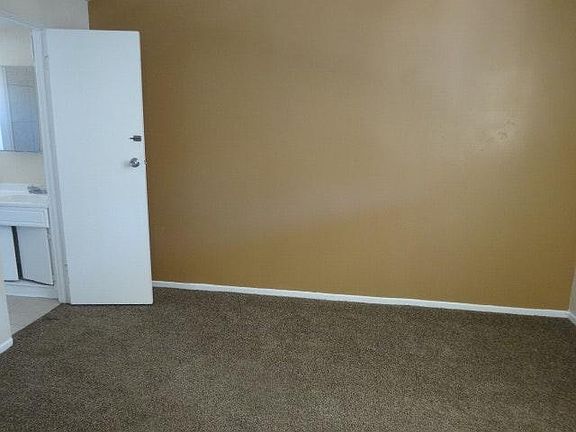 3rd image of 434 S Buena Vista St